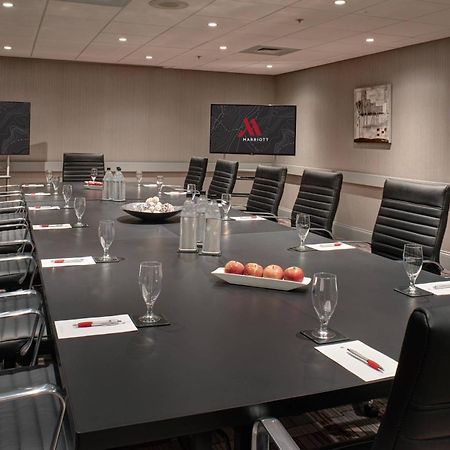 Marriott East Lansing At University Place Bagian luar foto