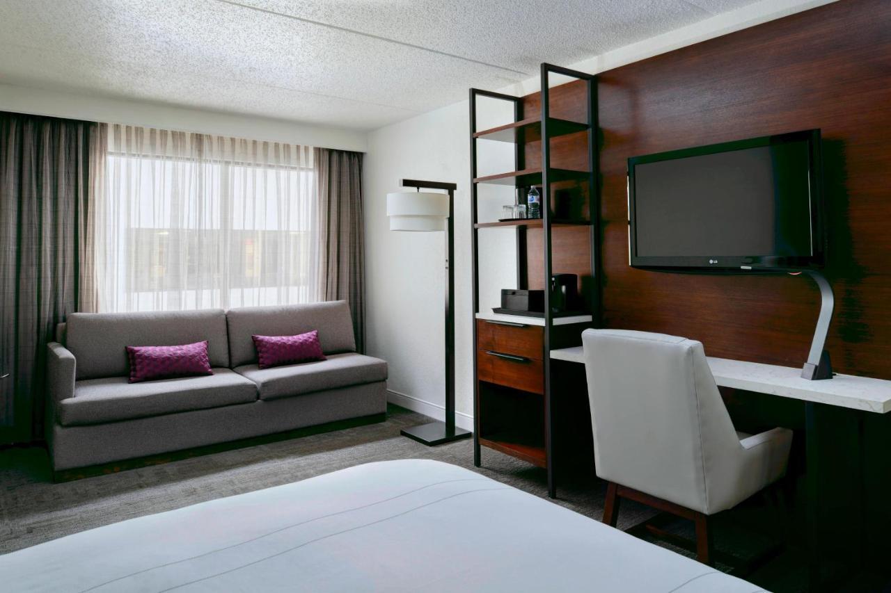Marriott East Lansing At University Place Bagian luar foto