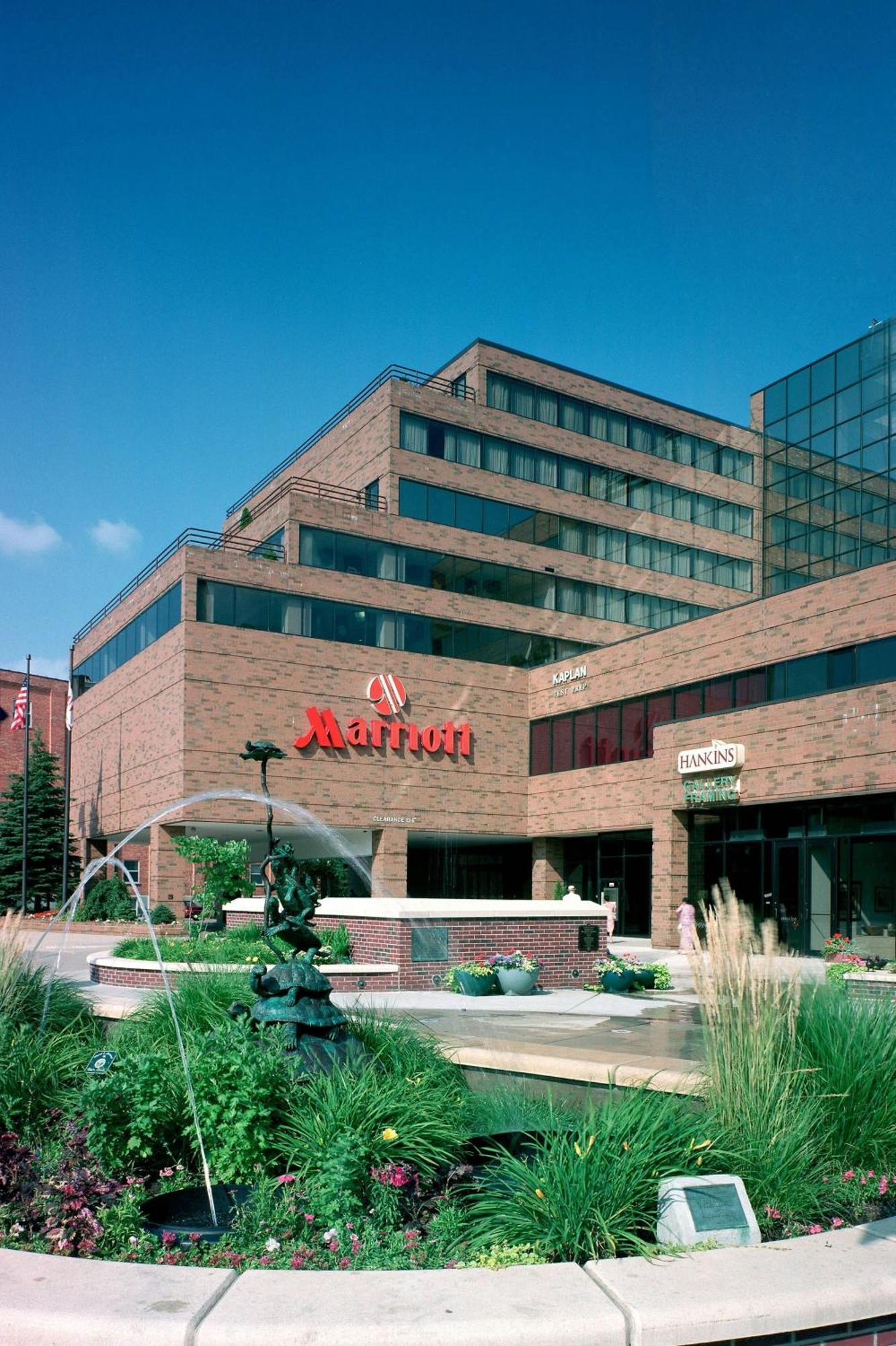 Marriott East Lansing At University Place Bagian luar foto